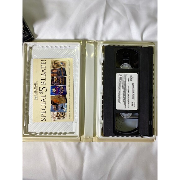 VHS Bundle of 3, Old Yeller, Cats and Dogs, Noah’s Ark - Picture 4 of 8